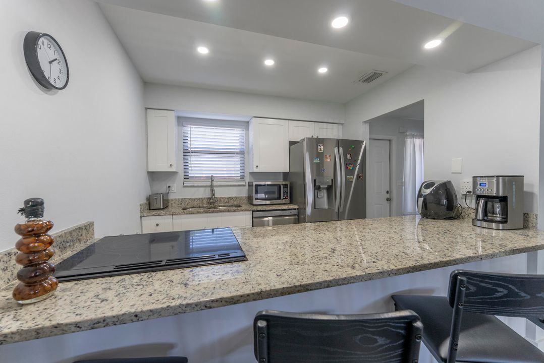 For Sale: $310,000 (2 beds, 2 baths, 1208 Square Feet)