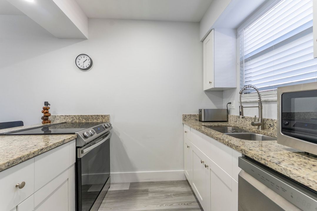 For Sale: $310,000 (2 beds, 2 baths, 1208 Square Feet)