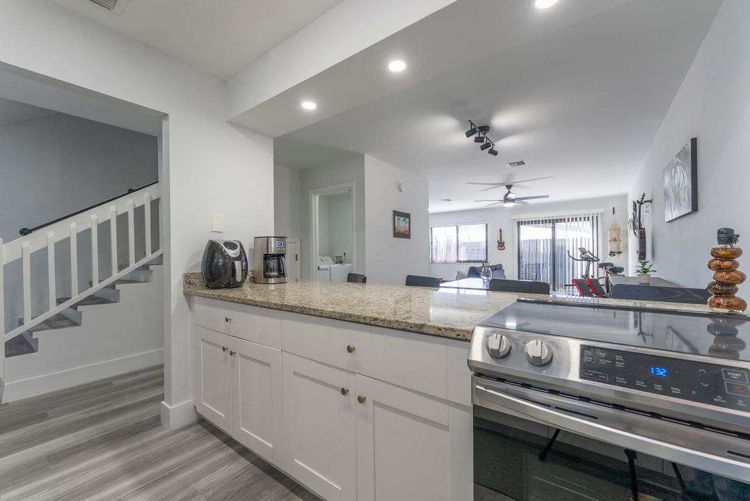 For Sale: $310,000 (2 beds, 2 baths, 1208 Square Feet)