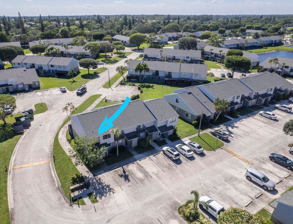 For Sale: $310,000 (2 beds, 2 baths, 1208 Square Feet)