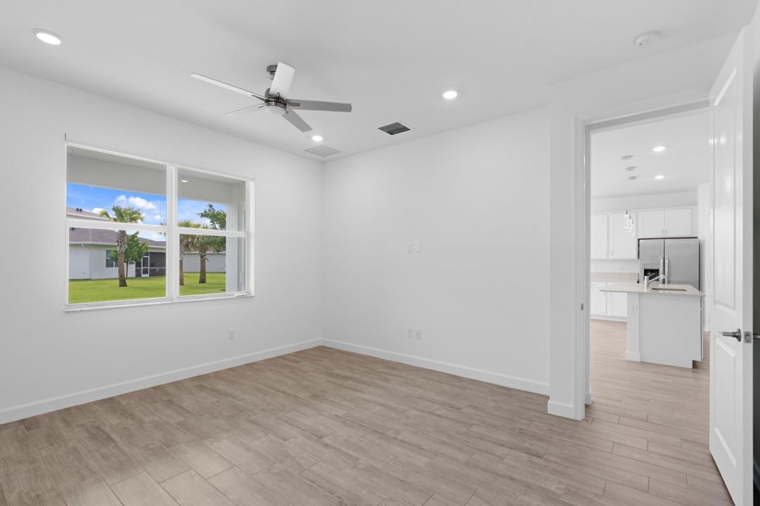 出租: $5,000 (4 贝兹, 3 浴室, 2500 平方英尺)