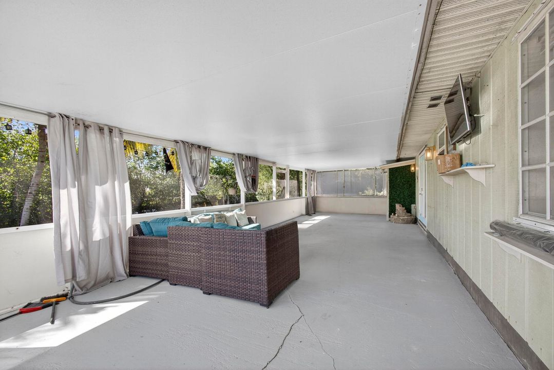 For Sale: $599,000 (4 beds, 2 baths, 1665 Square Feet)