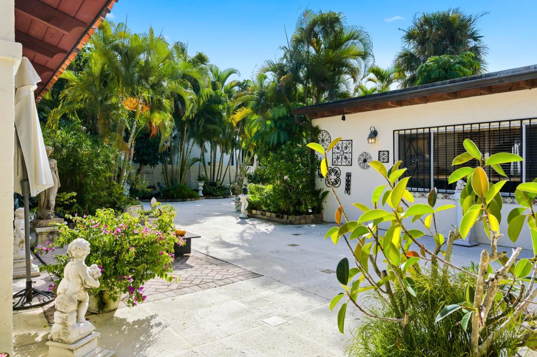 For Sale: $3,950,000 (3 beds, 3 baths, 3276 Square Feet)