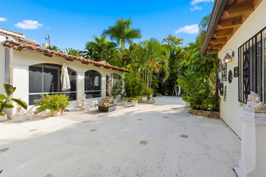 For Sale: $3,950,000 (3 beds, 3 baths, 3276 Square Feet)