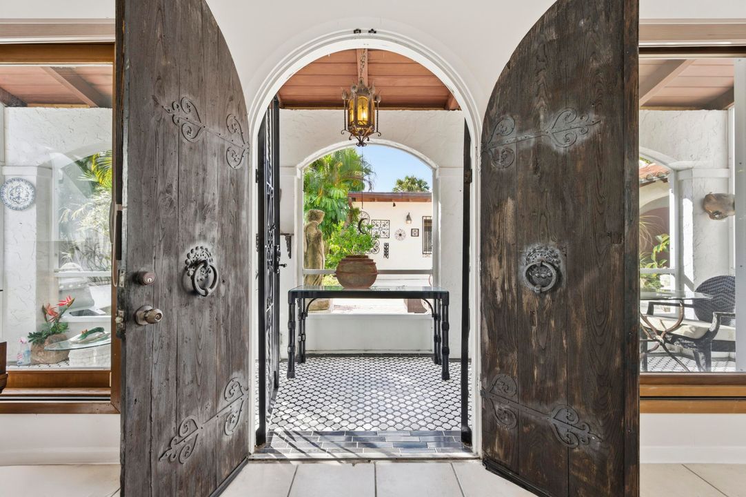 For Sale: $3,950,000 (3 beds, 3 baths, 3276 Square Feet)