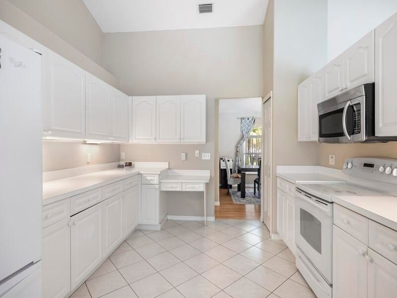 En Renta: $2,900 (3 camas, 2 baños, 2139 Pies cuadrados)