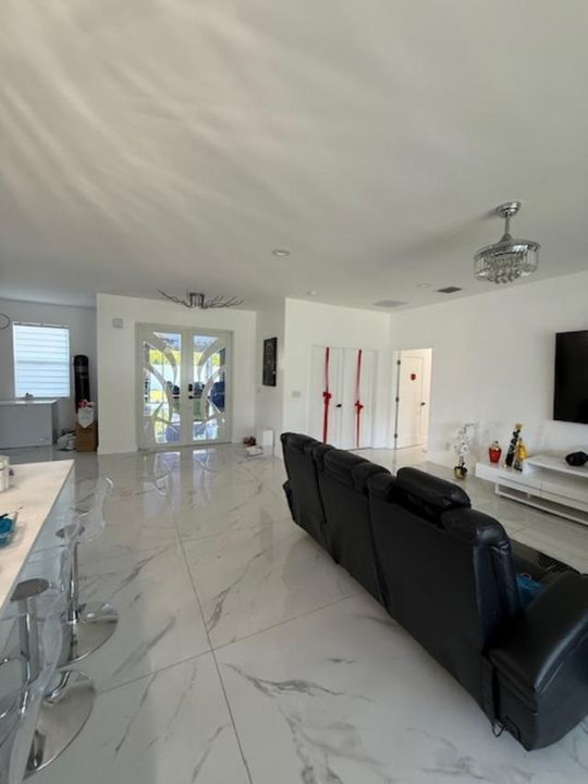 For Sale: $498,000 (4 beds, 2 baths, 2120 Square Feet)