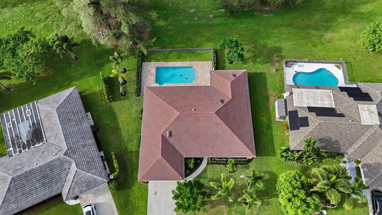 合同活跃: $949,000 (4 贝兹, 2 浴室, 2599 平方英尺)