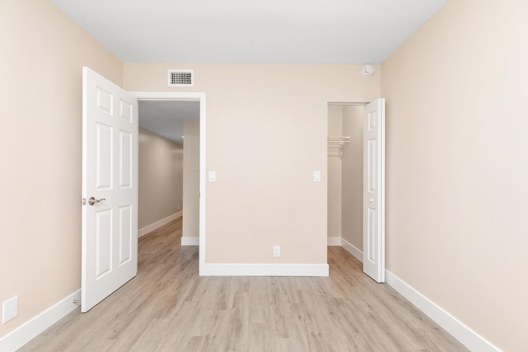 Active With Contract: $2,550 (3 beds, 2 baths, 1217 Square Feet)