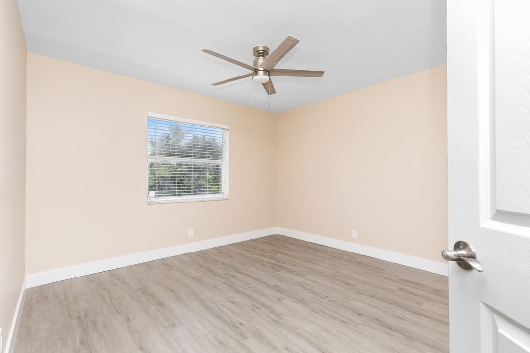 Active With Contract: $2,550 (3 beds, 2 baths, 1217 Square Feet)