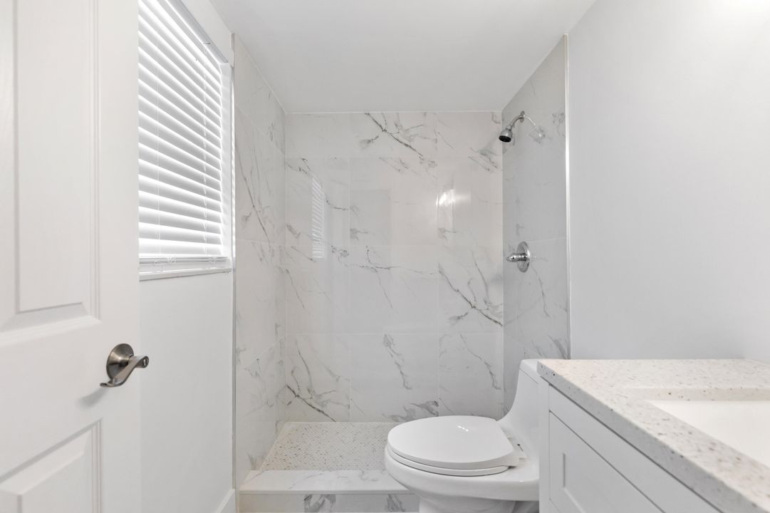 Active With Contract: $2,550 (3 beds, 2 baths, 1217 Square Feet)