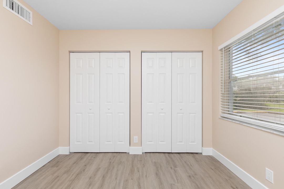 Active With Contract: $2,550 (3 beds, 2 baths, 1217 Square Feet)