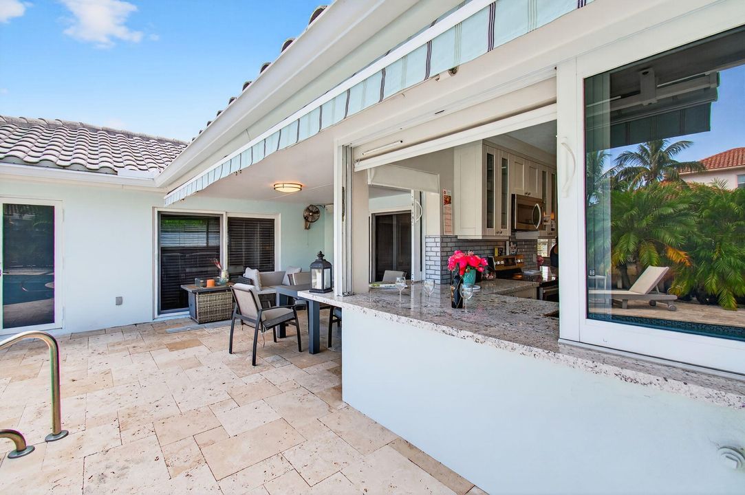 合同活跃: $1,975,000 (3 贝兹, 2 浴室, 1679 平方英尺)