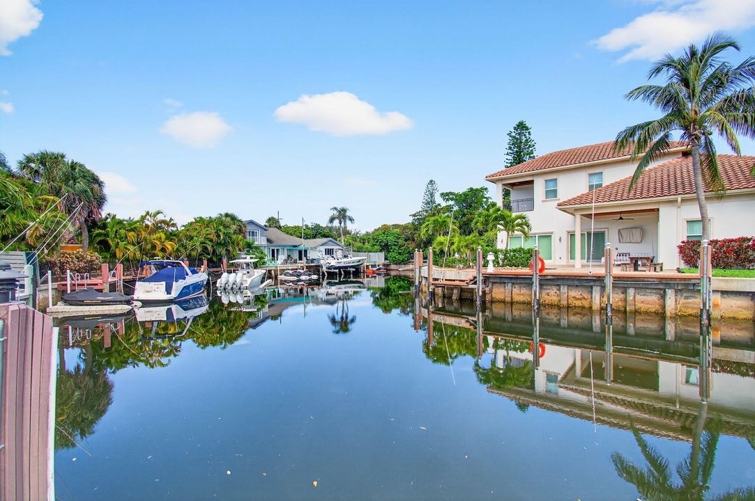 合同活跃: $1,975,000 (3 贝兹, 2 浴室, 1679 平方英尺)