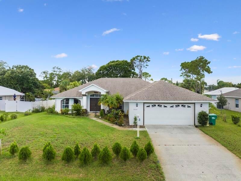 En Renta: $2,900 (3 camas, 2 baños, 2139 Pies cuadrados)