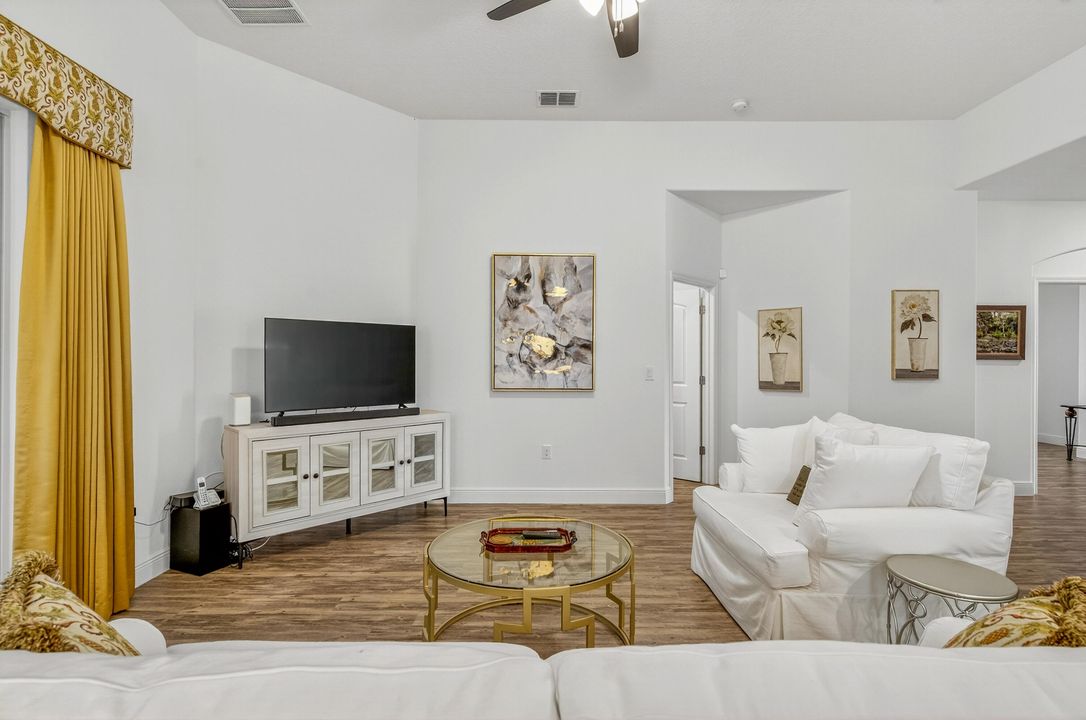 For Sale: $449,999 (3 beds, 2 baths, 1869 Square Feet)