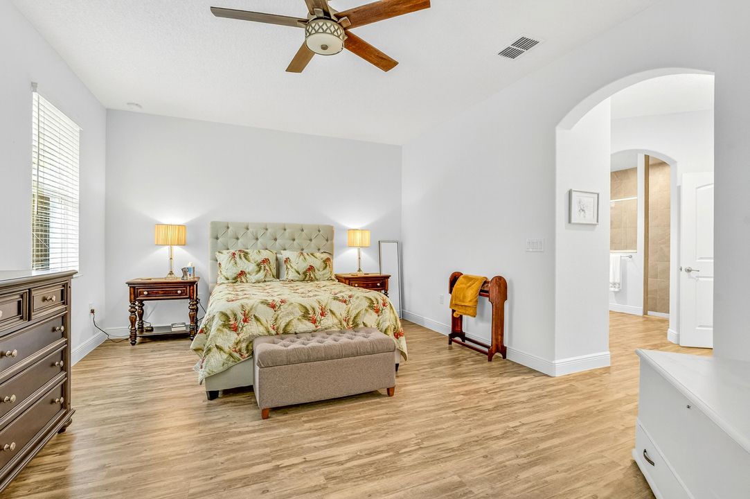 For Sale: $449,999 (3 beds, 2 baths, 1869 Square Feet)