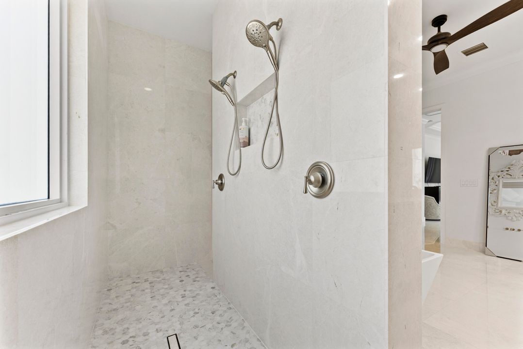 En Venta: $3,200,000 (5 camas, 5 baños, 4945 Pies cuadrados)