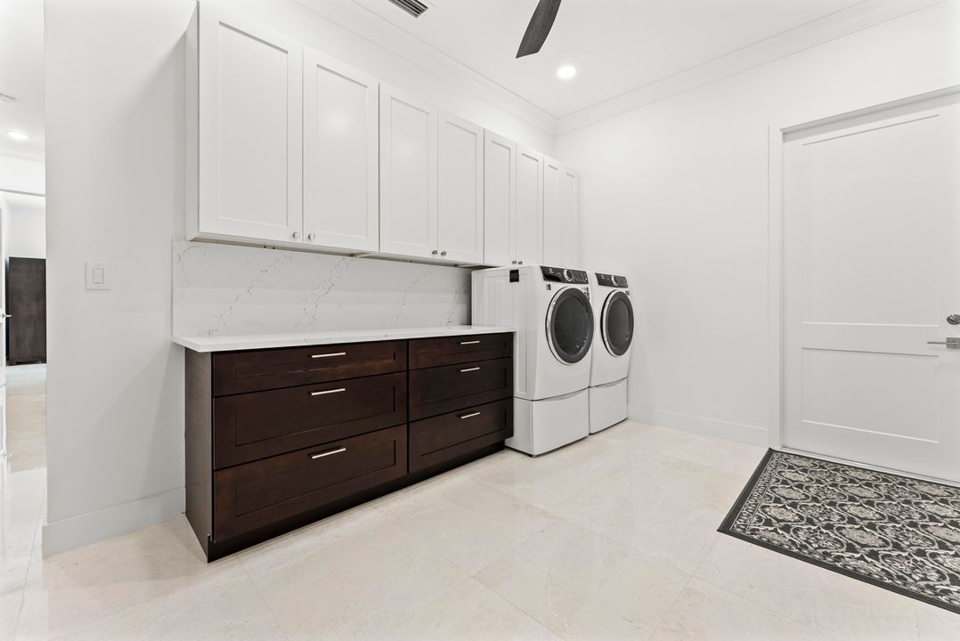 En Venta: $3,200,000 (5 camas, 5 baños, 4945 Pies cuadrados)