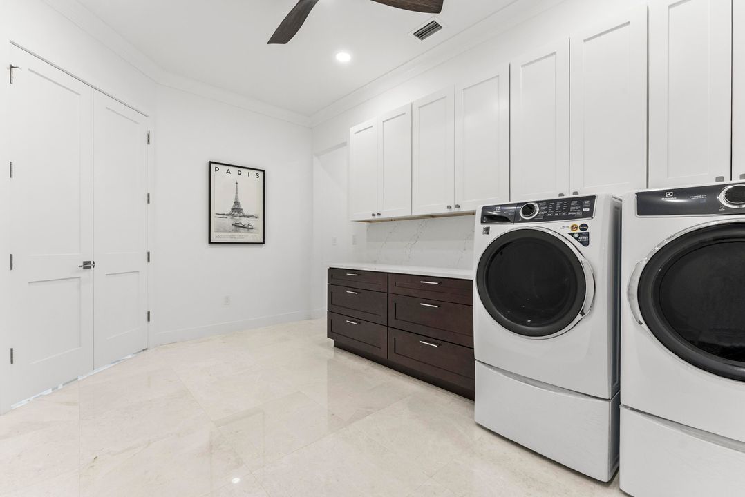 En Venta: $3,200,000 (5 camas, 5 baños, 4945 Pies cuadrados)