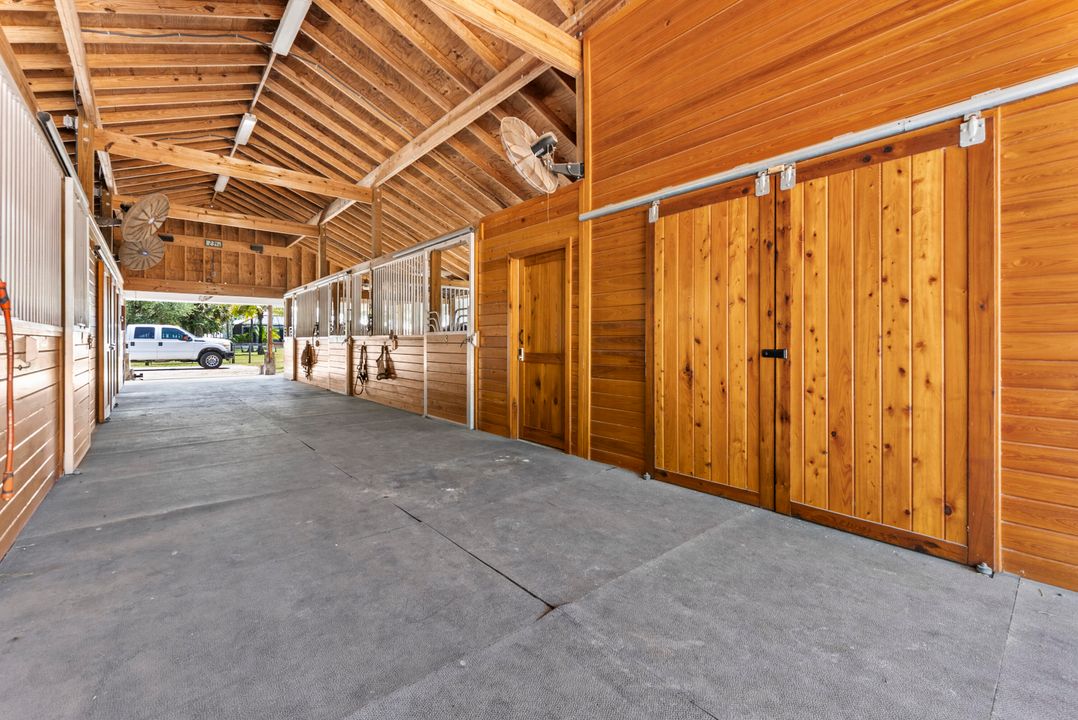 En Venta: $3,200,000 (5 camas, 5 baños, 4945 Pies cuadrados)