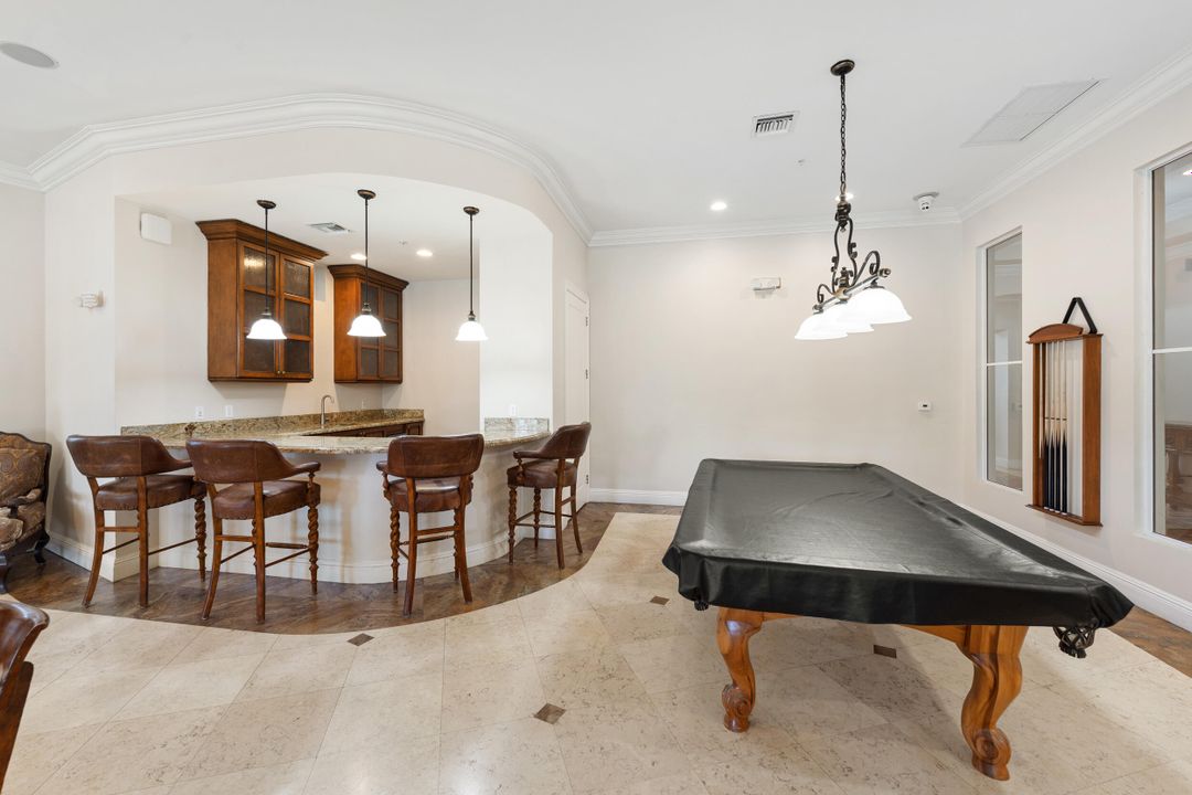 For Rent: $2,500 (2 beds, 2 baths, 1137 Square Feet)