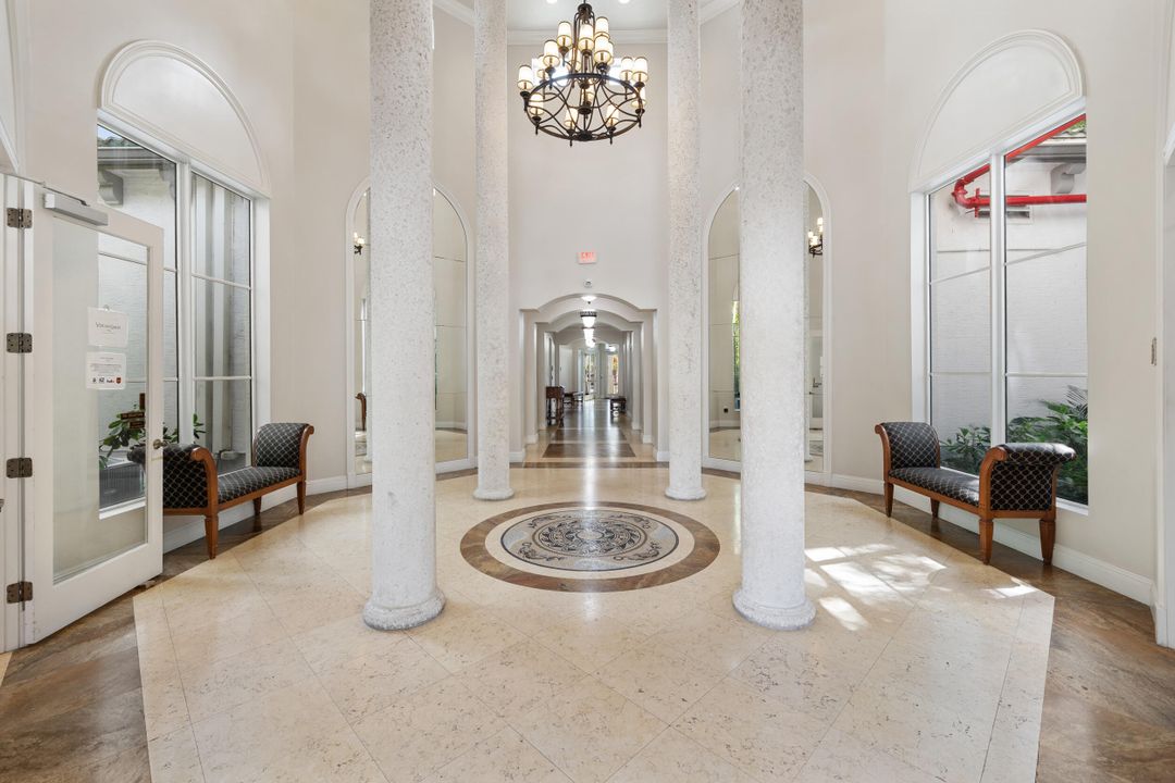 For Rent: $2,500 (2 beds, 2 baths, 1137 Square Feet)