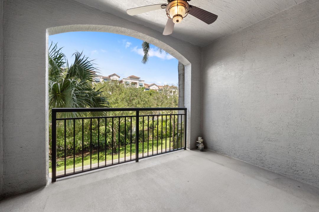 For Rent: $2,500 (2 beds, 2 baths, 1137 Square Feet)