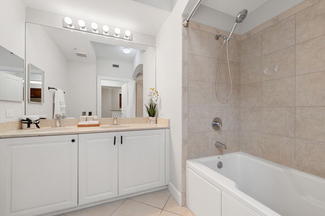 For Rent: $2,500 (2 beds, 2 baths, 1137 Square Feet)