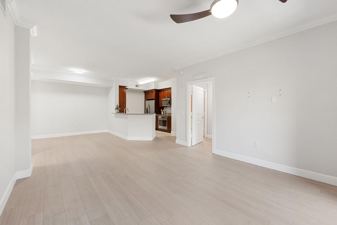 For Rent: $2,500 (2 beds, 2 baths, 1137 Square Feet)