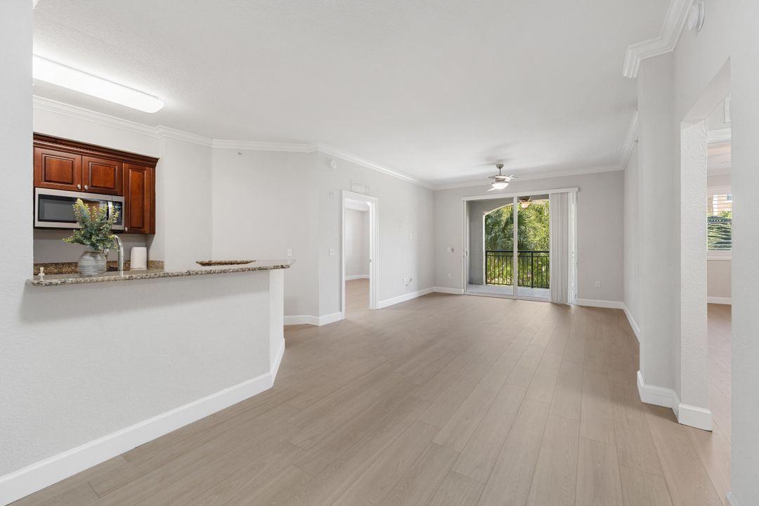 For Rent: $2,500 (2 beds, 2 baths, 1137 Square Feet)