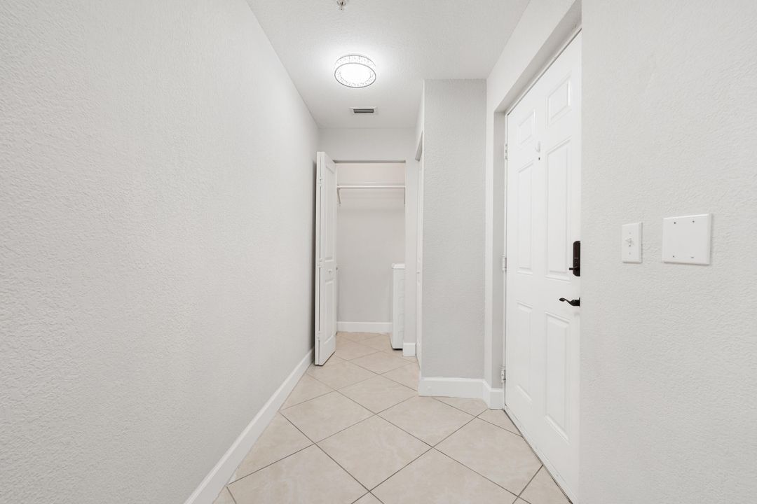 For Rent: $2,500 (2 beds, 2 baths, 1137 Square Feet)