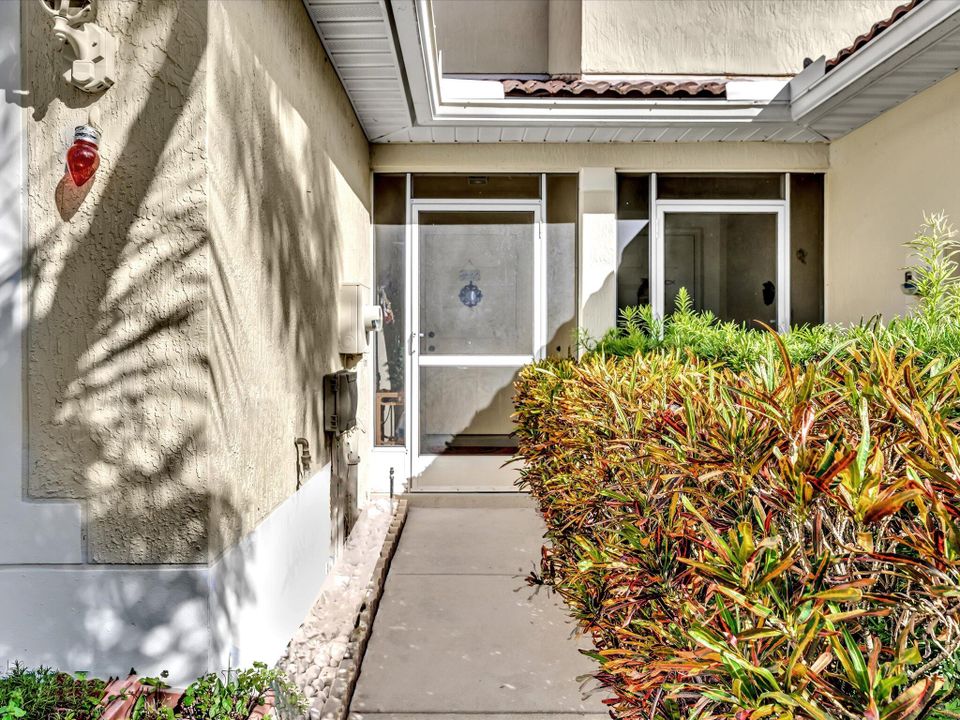 待售: $385,000 (2 贝兹, 2 浴室, 1420 平方英尺)