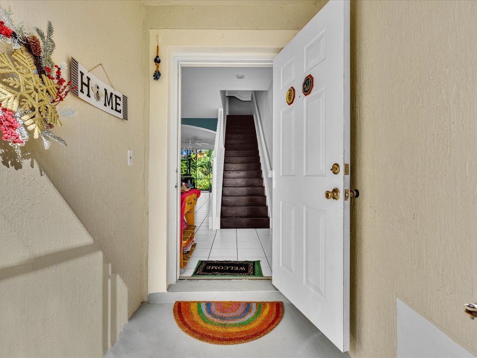 待售: $385,000 (2 贝兹, 2 浴室, 1420 平方英尺)