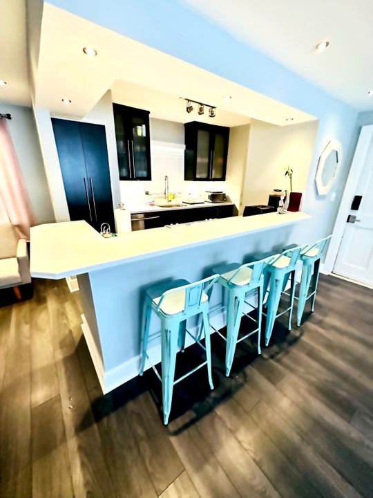 For Rent: $2,700 (1 beds, 1 baths, 792 Square Feet)