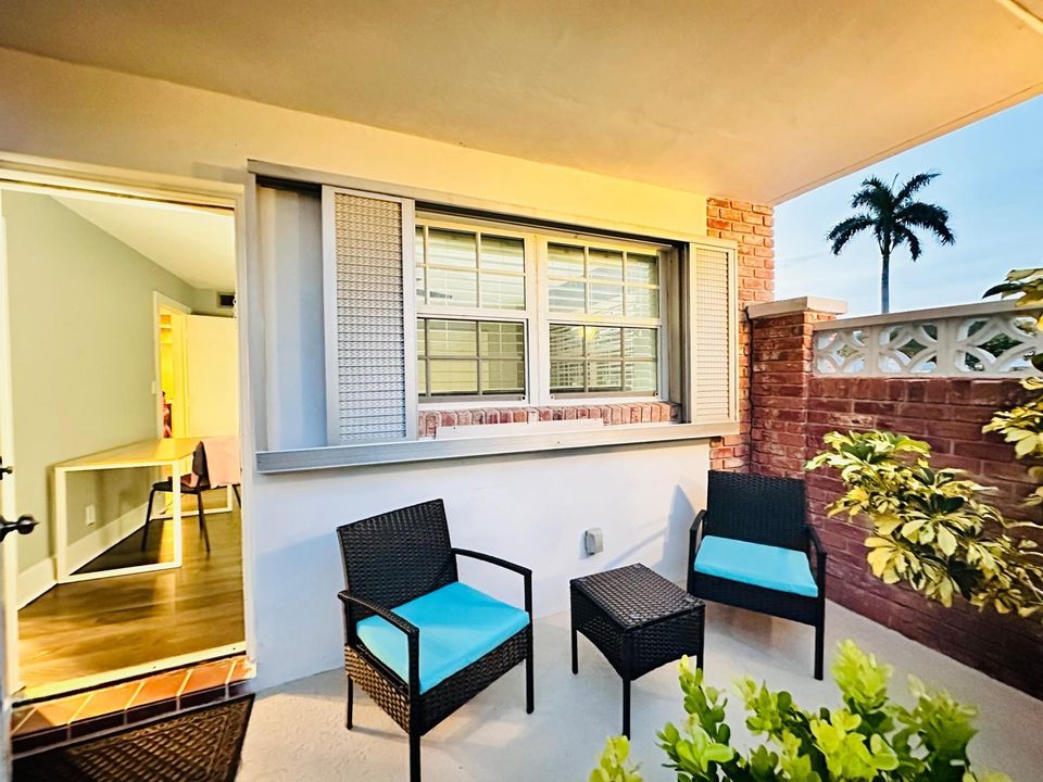 For Rent: $2,700 (1 beds, 1 baths, 792 Square Feet)