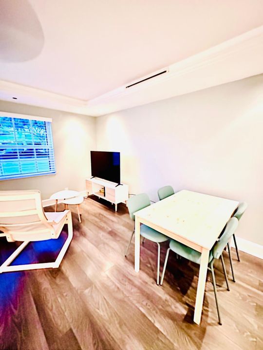 For Rent: $2,700 (1 beds, 1 baths, 792 Square Feet)