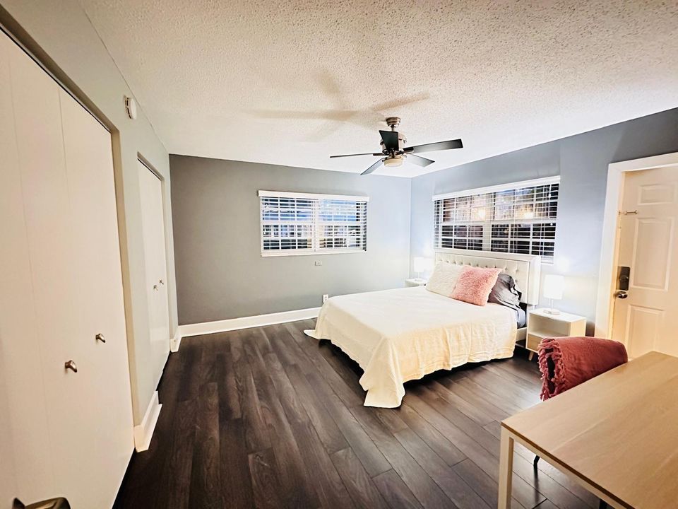 For Rent: $2,700 (1 beds, 1 baths, 792 Square Feet)