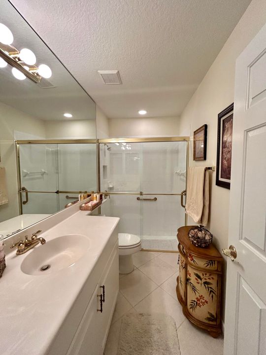 待售: $425,900 (2 贝兹, 2 浴室, 1738 平方英尺)