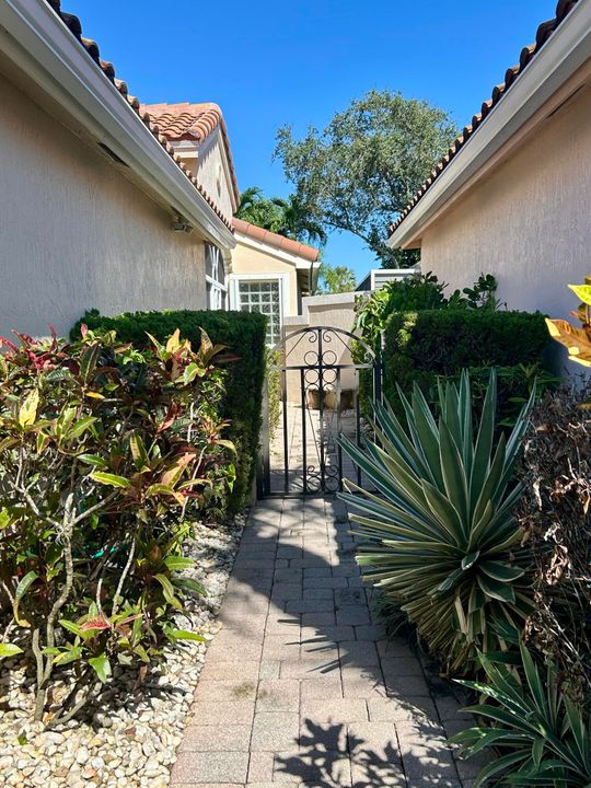 待售: $425,900 (2 贝兹, 2 浴室, 1738 平方英尺)