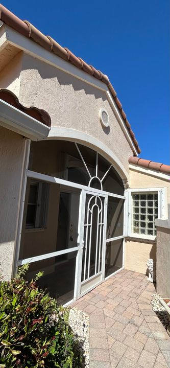 待售: $425,900 (2 贝兹, 2 浴室, 1738 平方英尺)