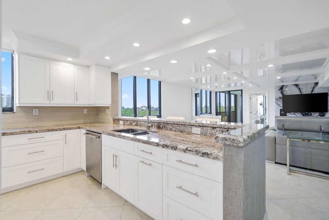 Под контрактом: $8,500 (2 спален, 2 ванн, 1433 Квадратных фут)