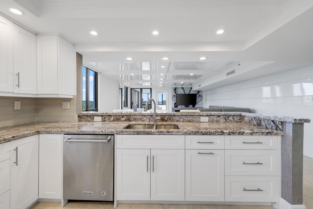 Под контрактом: $8,500 (2 спален, 2 ванн, 1433 Квадратных фут)