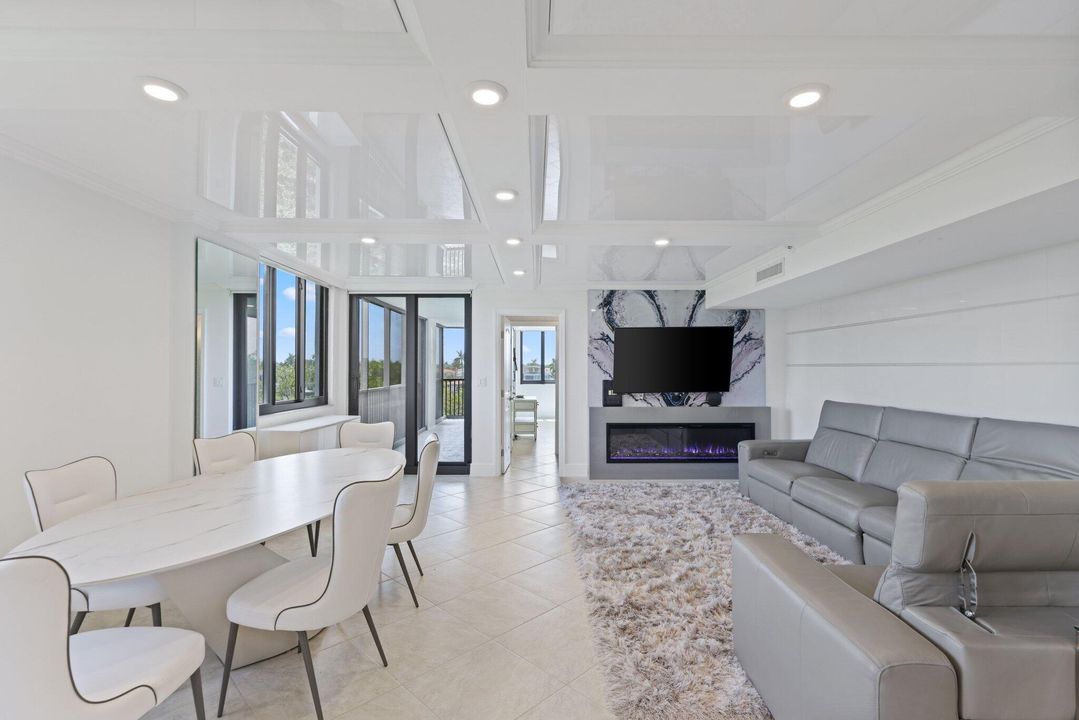 Под контрактом: $8,500 (2 спален, 2 ванн, 1433 Квадратных фут)