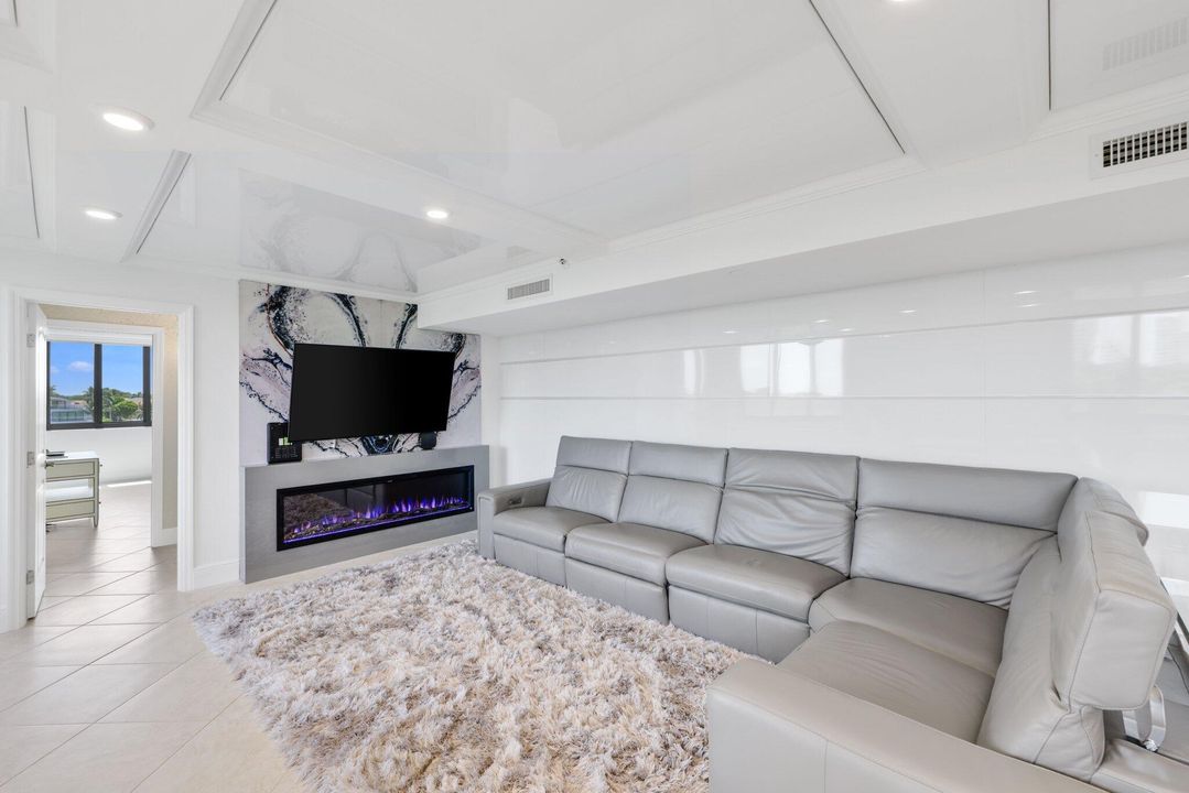 Под контрактом: $8,500 (2 спален, 2 ванн, 1433 Квадратных фут)