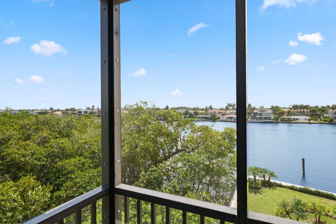 Под контрактом: $8,500 (2 спален, 2 ванн, 1433 Квадратных фут)