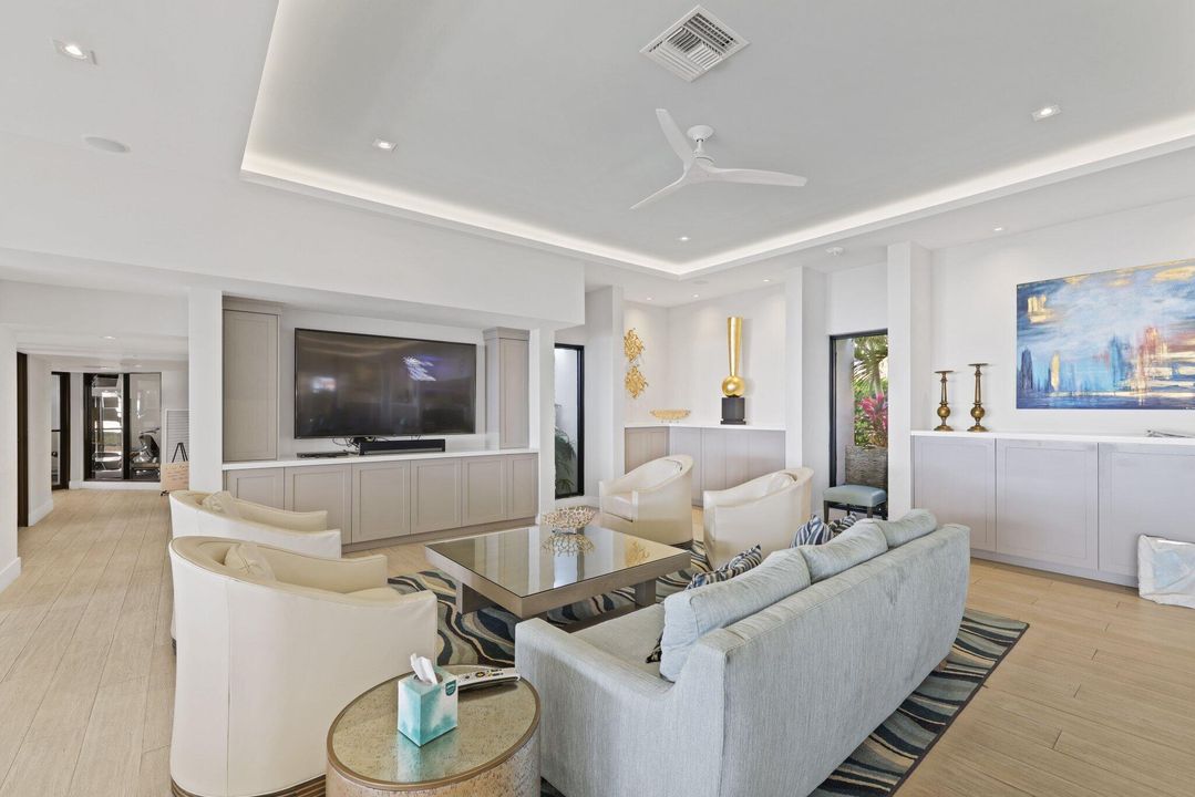 Под контрактом: $8,500 (2 спален, 2 ванн, 1433 Квадратных фут)