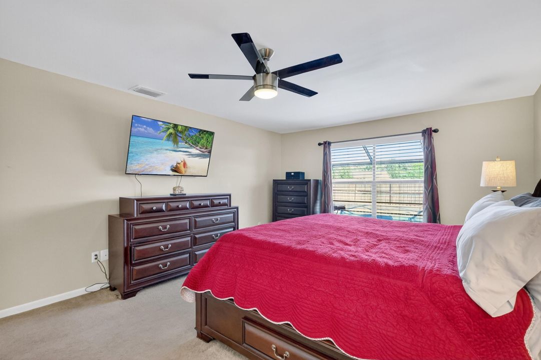 Activo con contrato: $412,810 (4 camas, 2 baños, 1788 Pies cuadrados)