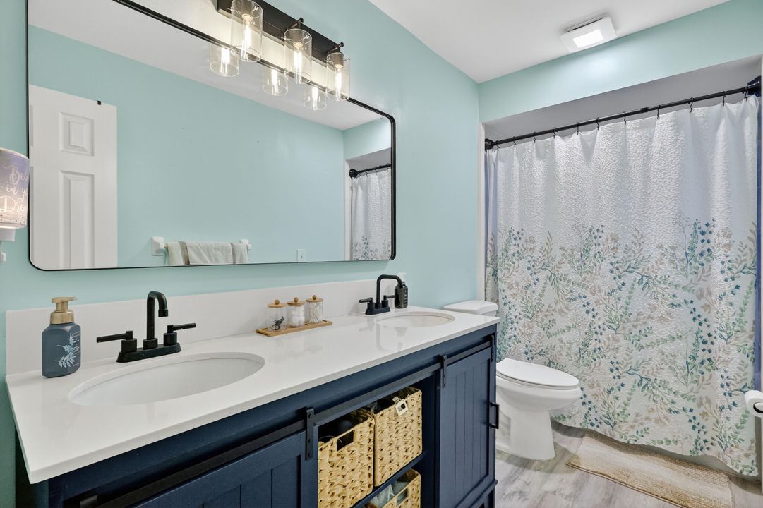 Activo con contrato: $412,810 (4 camas, 2 baños, 1788 Pies cuadrados)