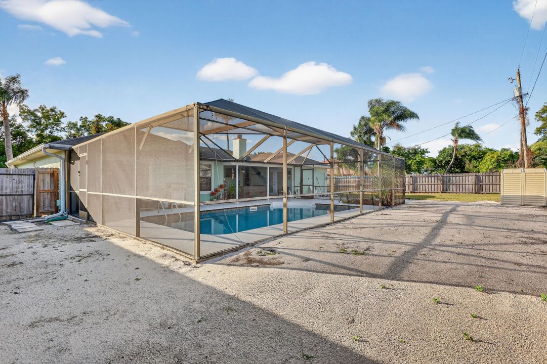 Activo con contrato: $412,810 (4 camas, 2 baños, 1788 Pies cuadrados)